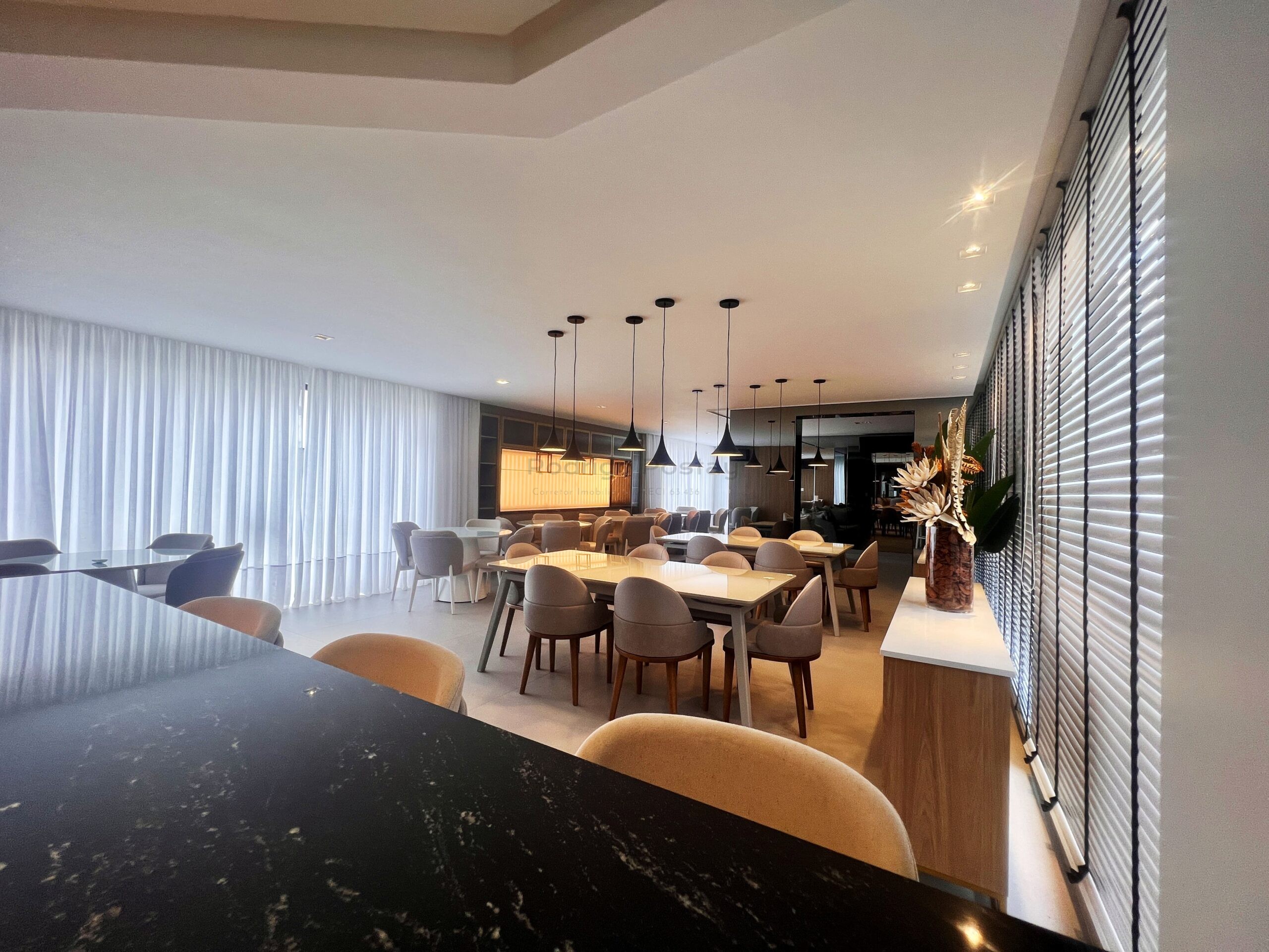 Apartamento no Residencial Santa Monica com lazer completo - Meia Praia Itapema