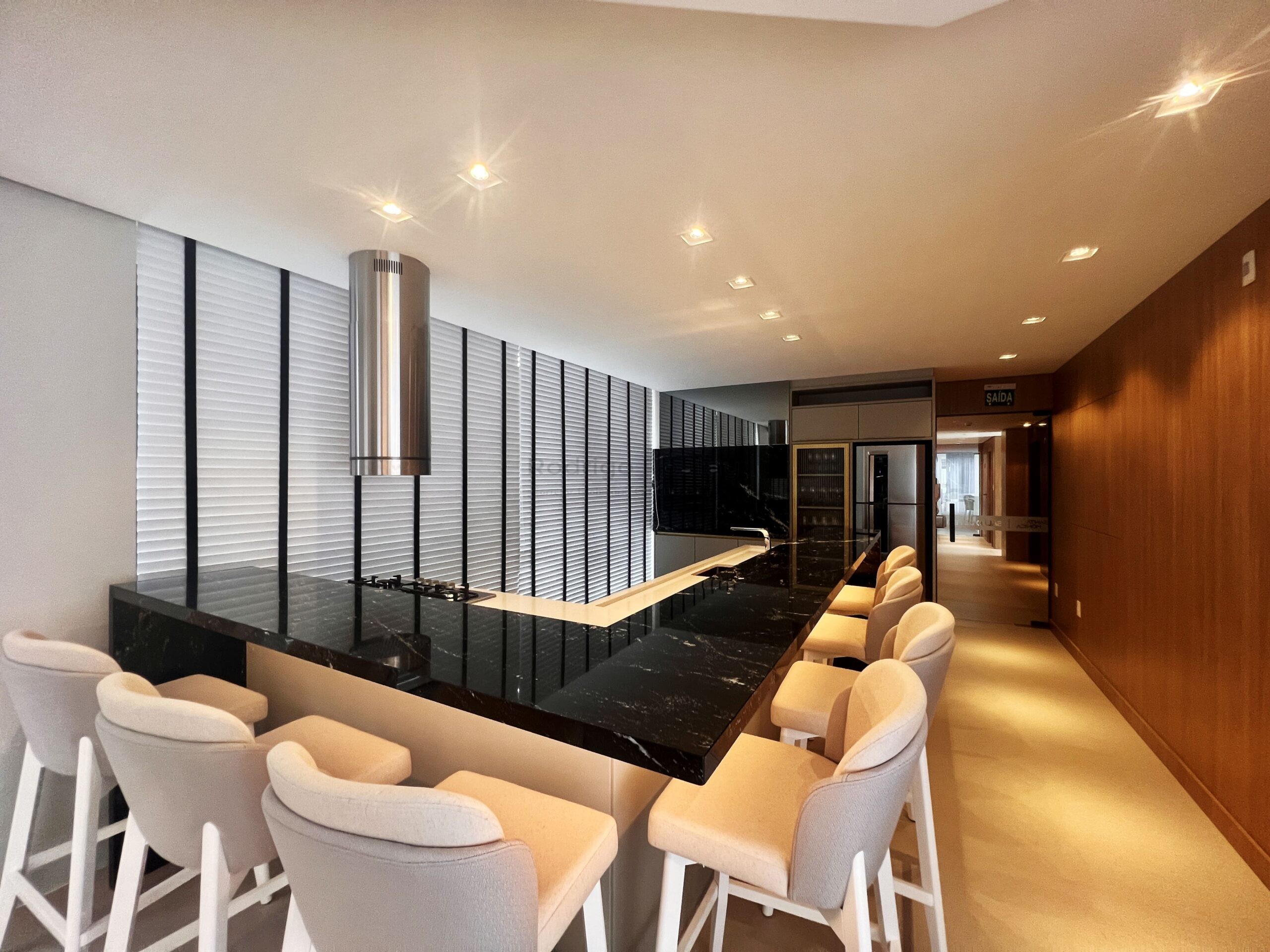 Apartamento no Residencial Santa Monica com lazer completo - Meia Praia Itapema