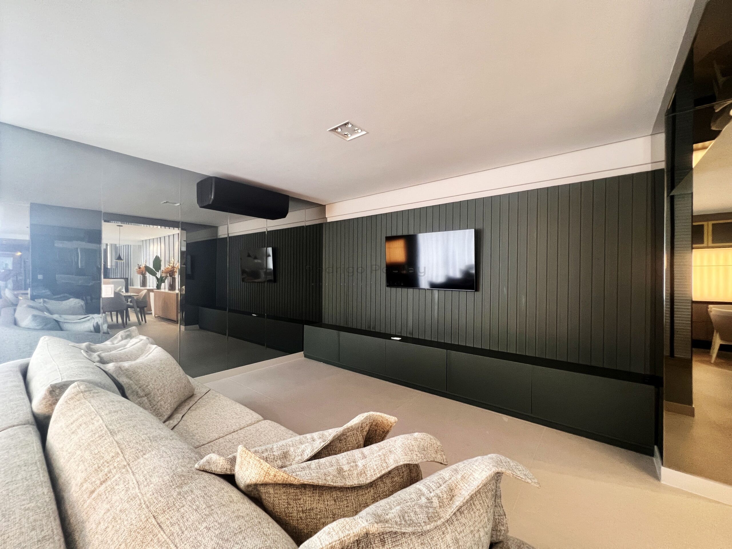 Apartamento no Residencial Santa Monica com lazer completo - Meia Praia Itapema