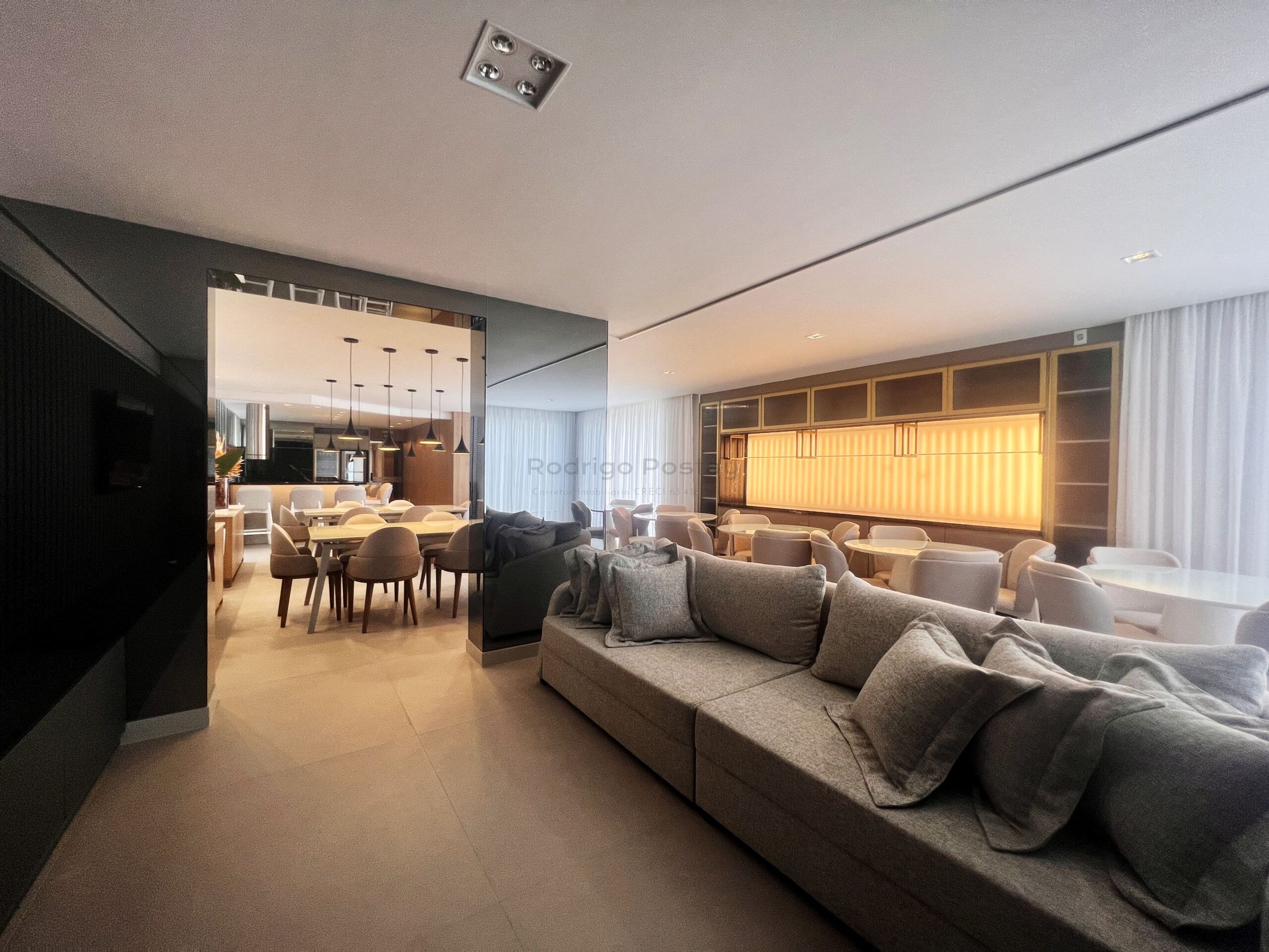 Apartamento no Residencial Santa Monica com lazer completo - Meia Praia Itapema