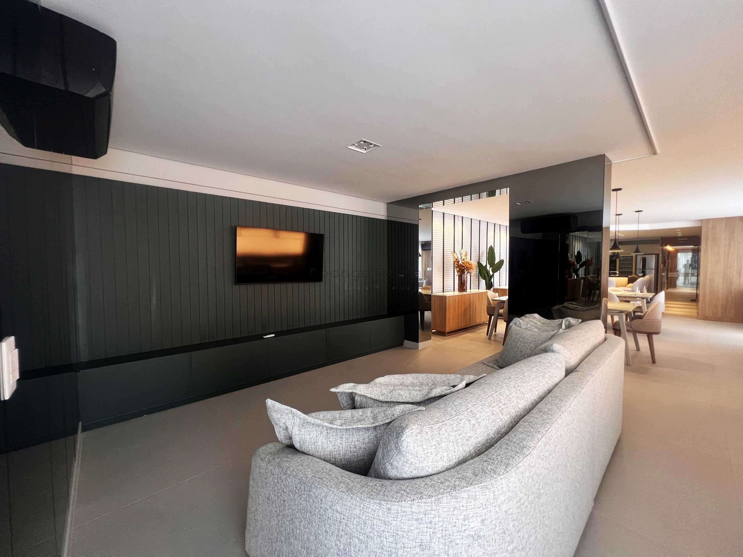 Apartamento no Residencial Santa Monica com lazer completo - Meia Praia Itapema