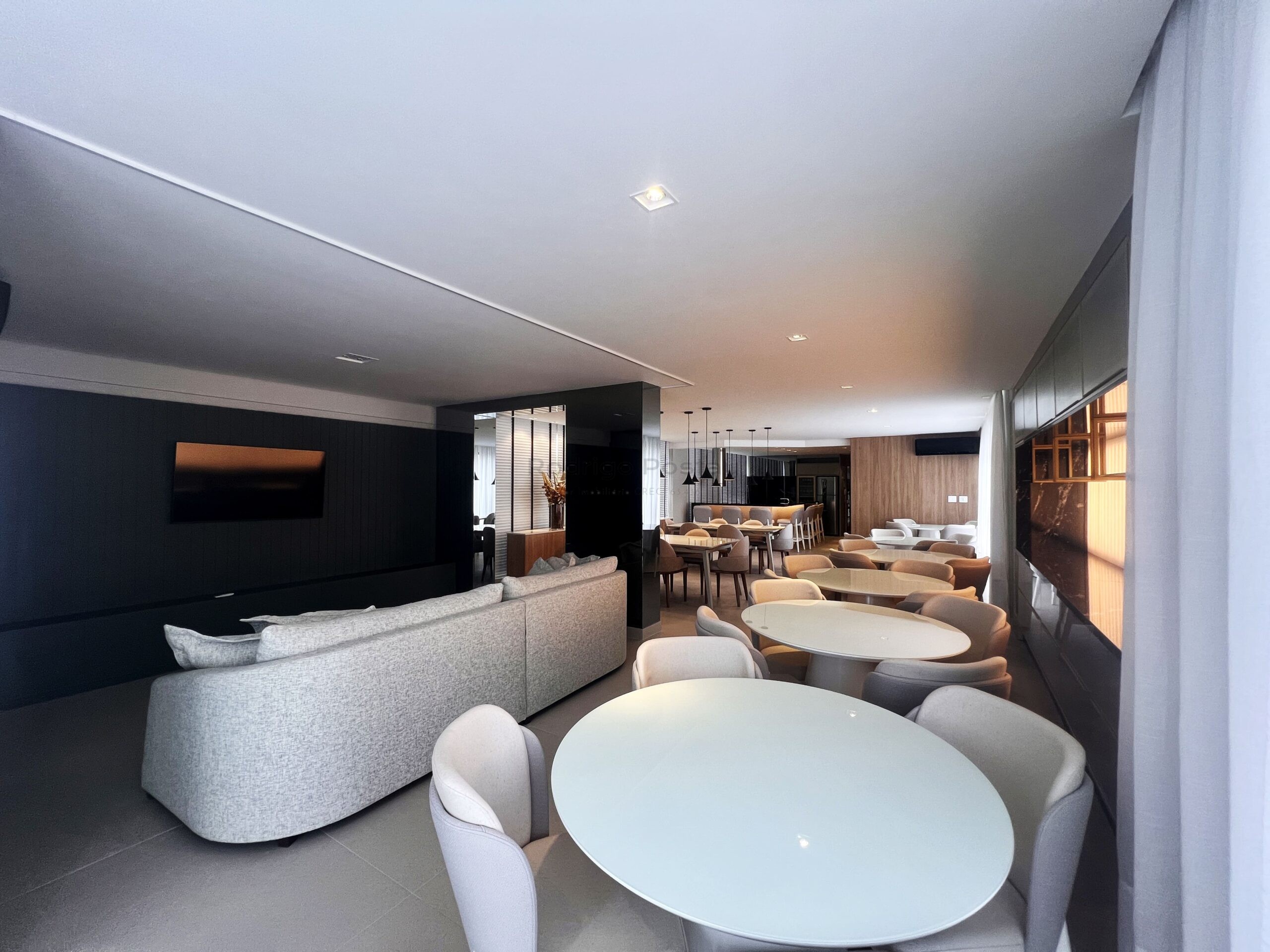 Apartamento no Residencial Santa Monica com lazer completo - Meia Praia Itapema