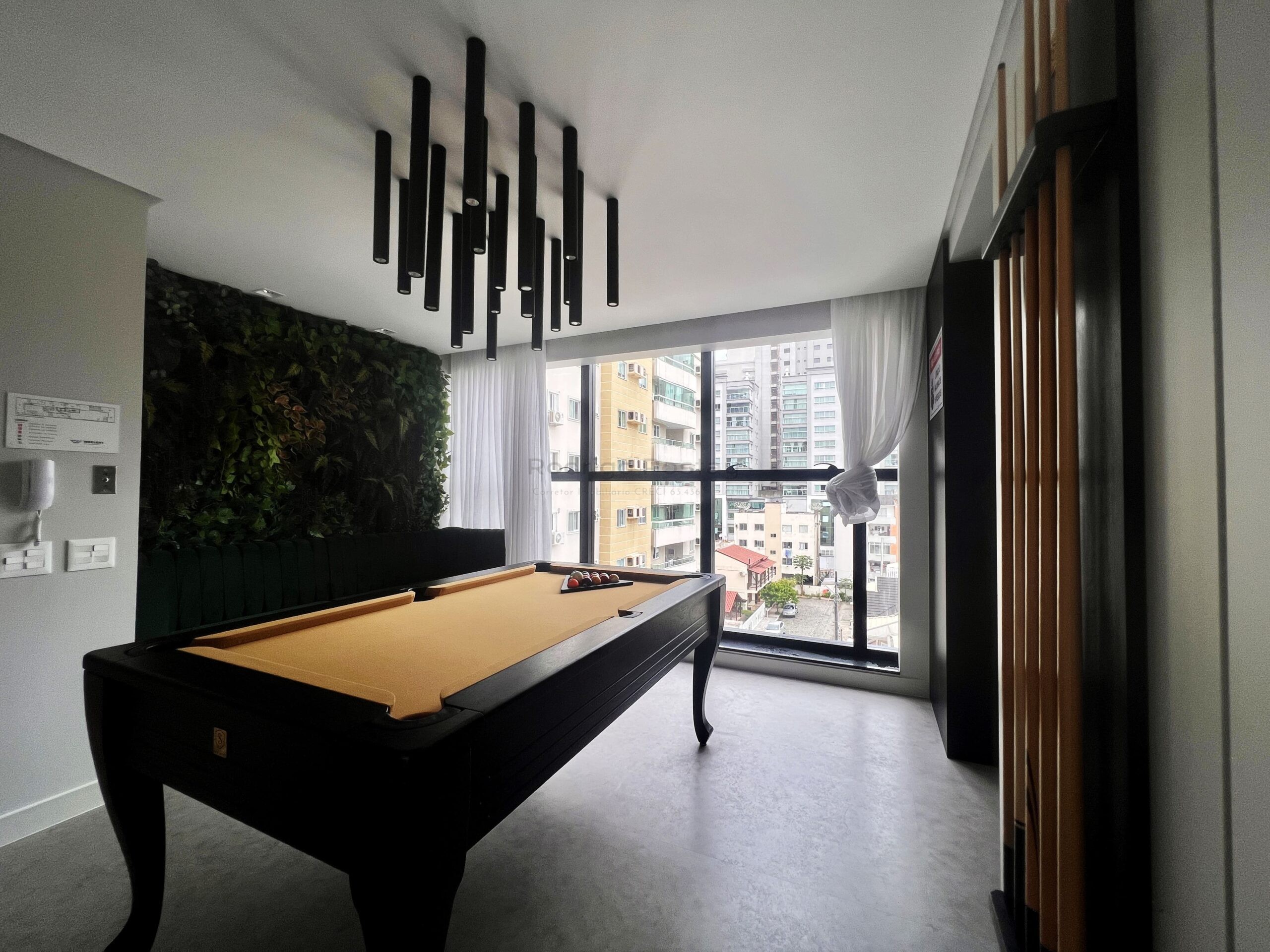 Apartamento no Residencial Santa Monica com lazer completo - Meia Praia Itapema