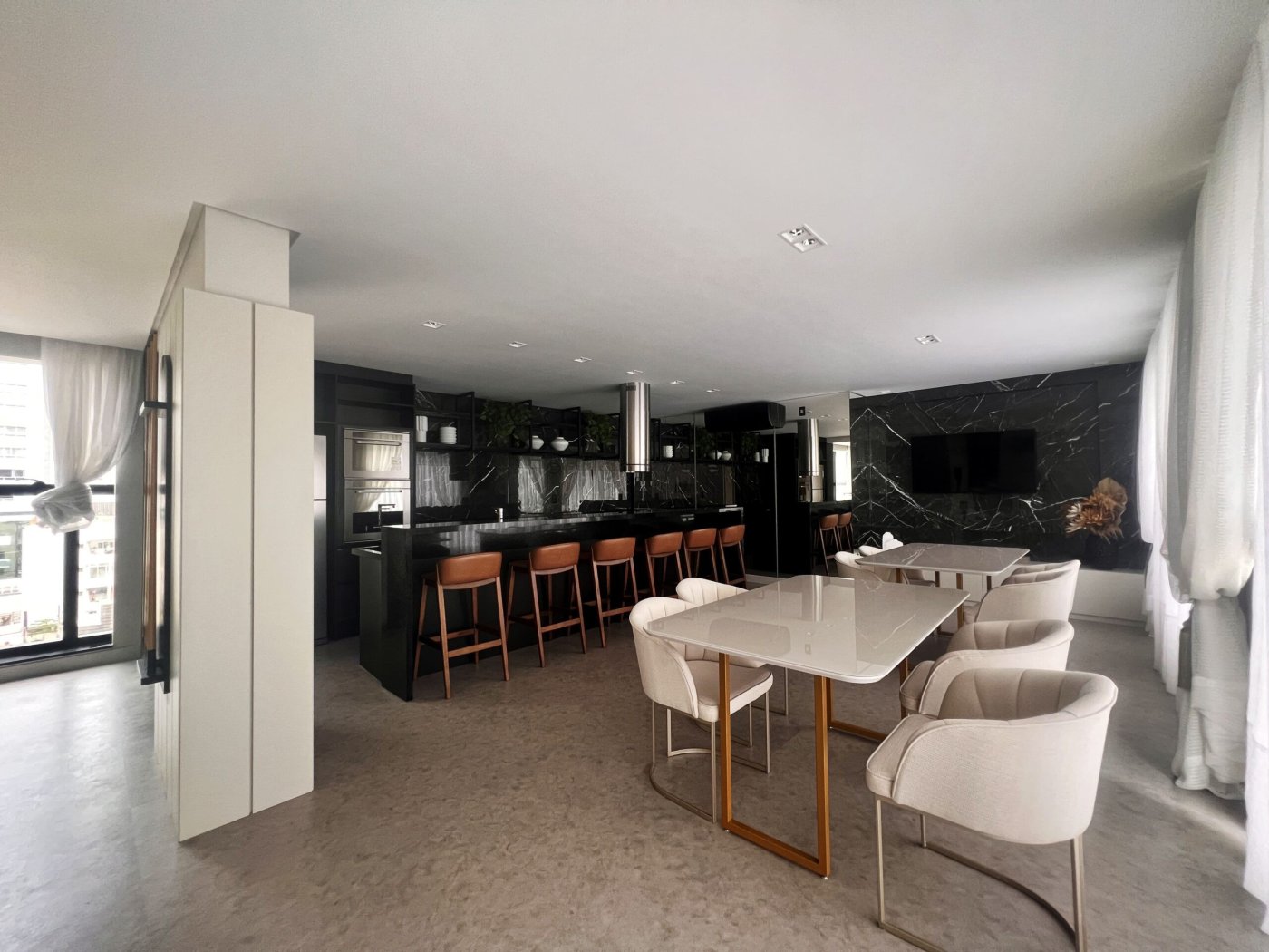 Apartamento no Residencial Santa Monica com lazer completo - Meia Praia Itapema