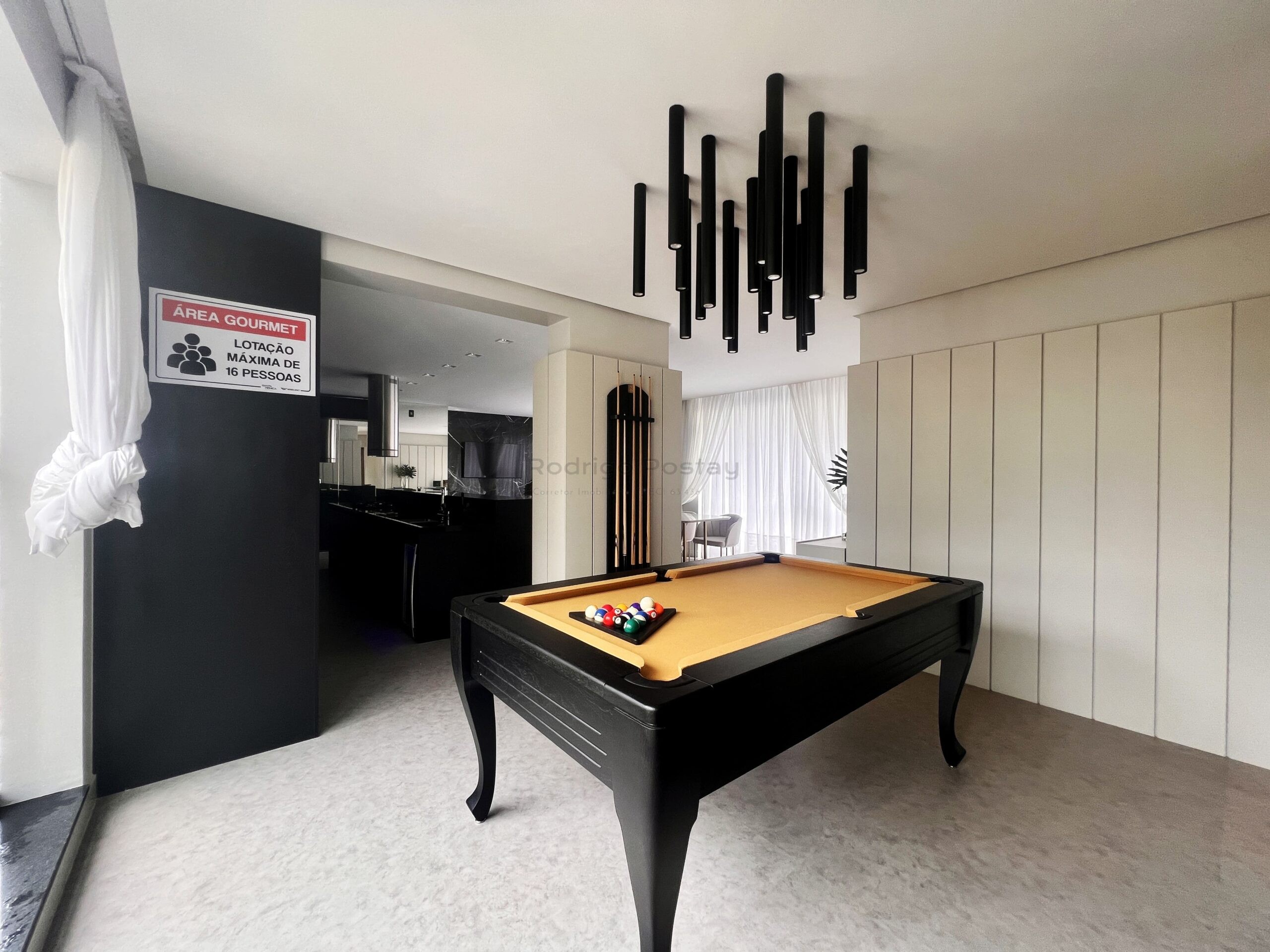 Apartamento no Residencial Santa Monica com lazer completo - Meia Praia Itapema