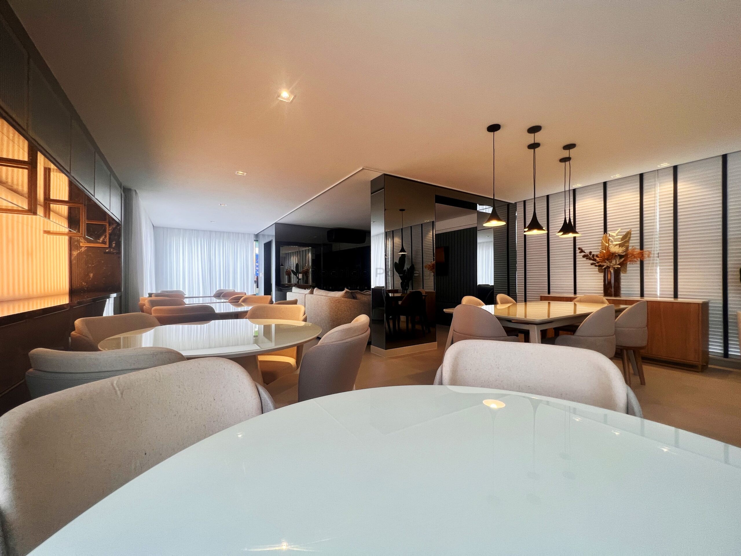 Apartamento no Residencial Santa Monica com lazer completo - Meia Praia Itapema