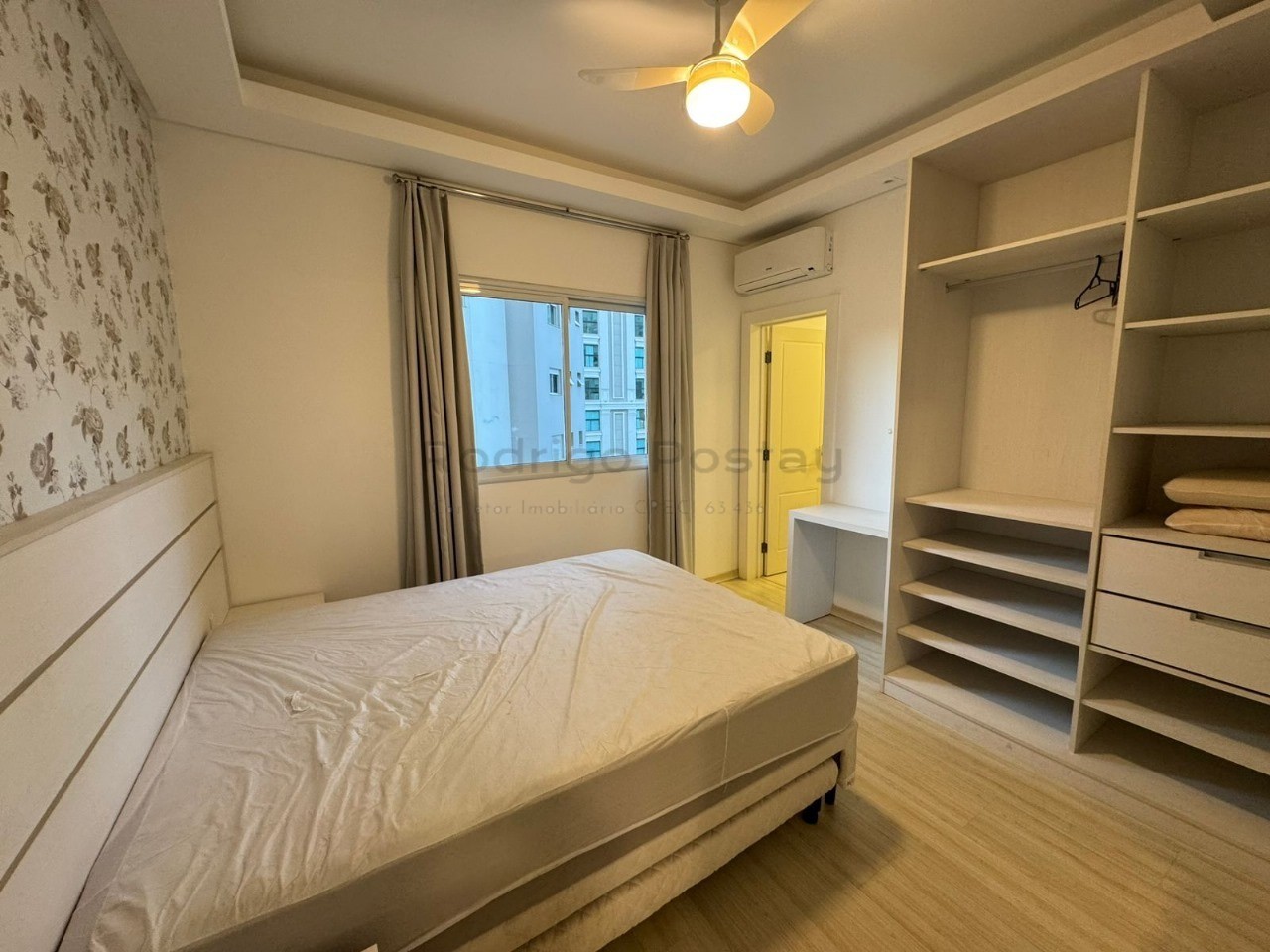 Apartamento mobiliado no Grand Chateau - Dallo - Meia Praia Itapema