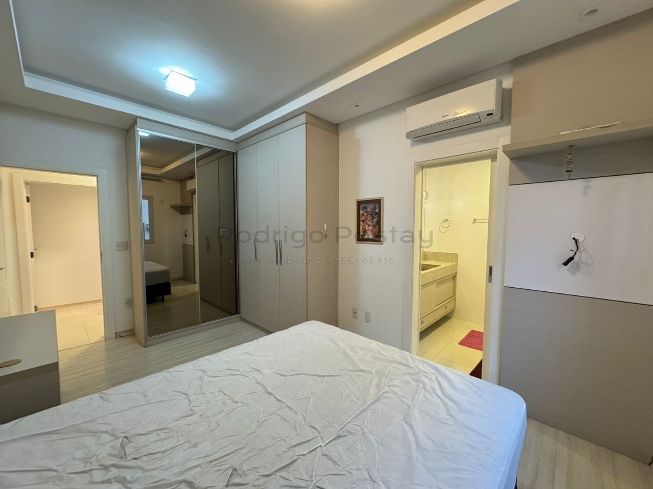 Apartamento mobiliado no Grand Chateau - Dallo - Meia Praia Itapema