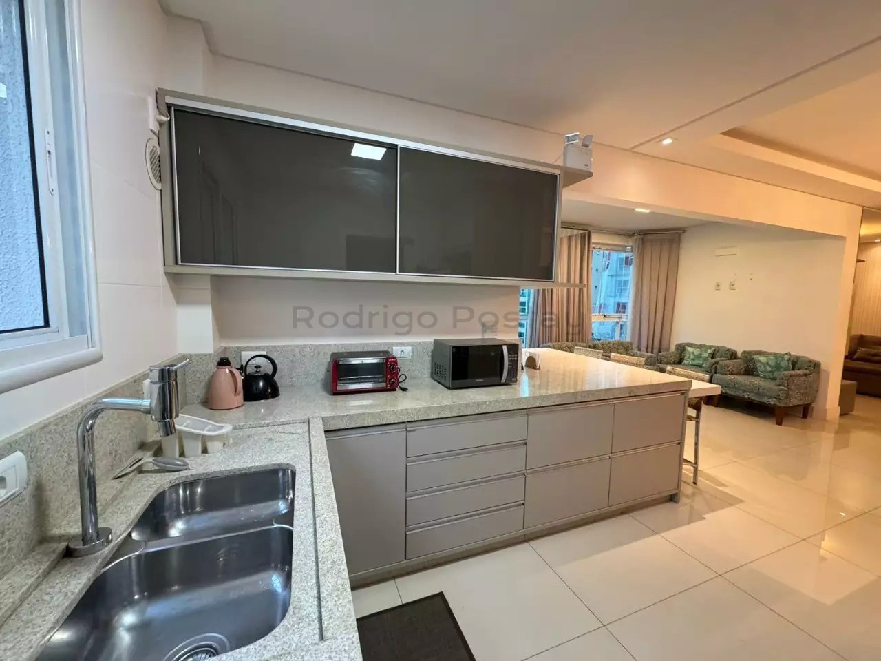 Apartamento mobiliado no Grand Chateau - Dallo - Meia Praia Itapema