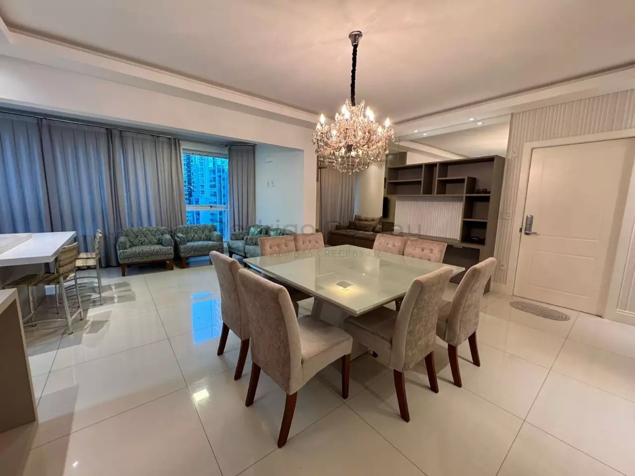 Apartamento mobiliado no Grand Chateau - Dallo - Meia Praia Itapema