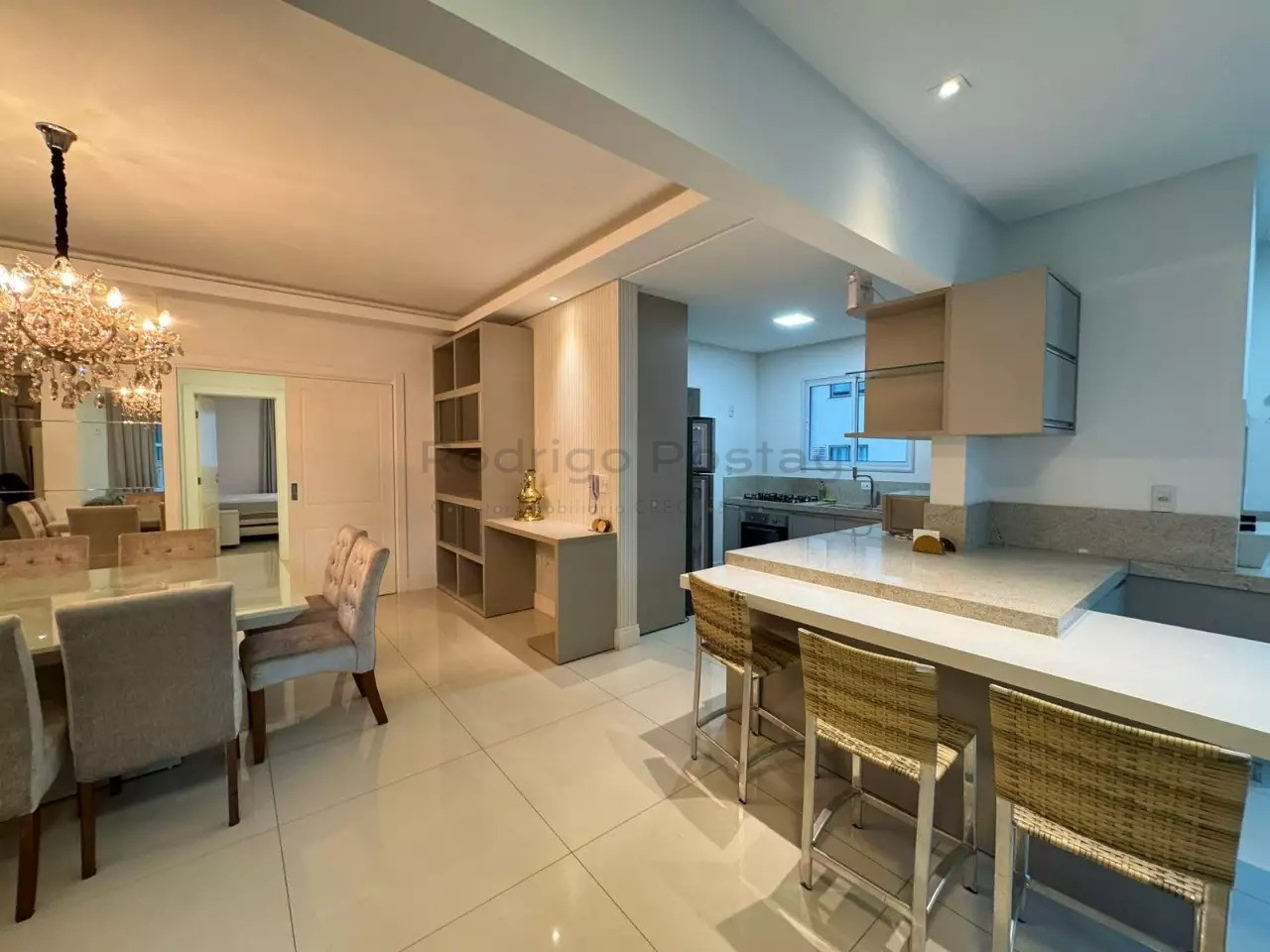 Apartamento mobiliado no Grand Chateau - Dallo - Meia Praia Itapema