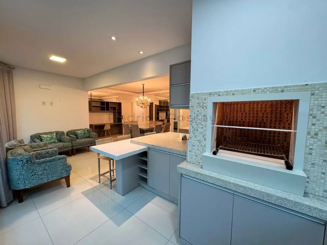 Apartamento mobiliado no Grand Chateau - Dallo - Meia Praia Itapema