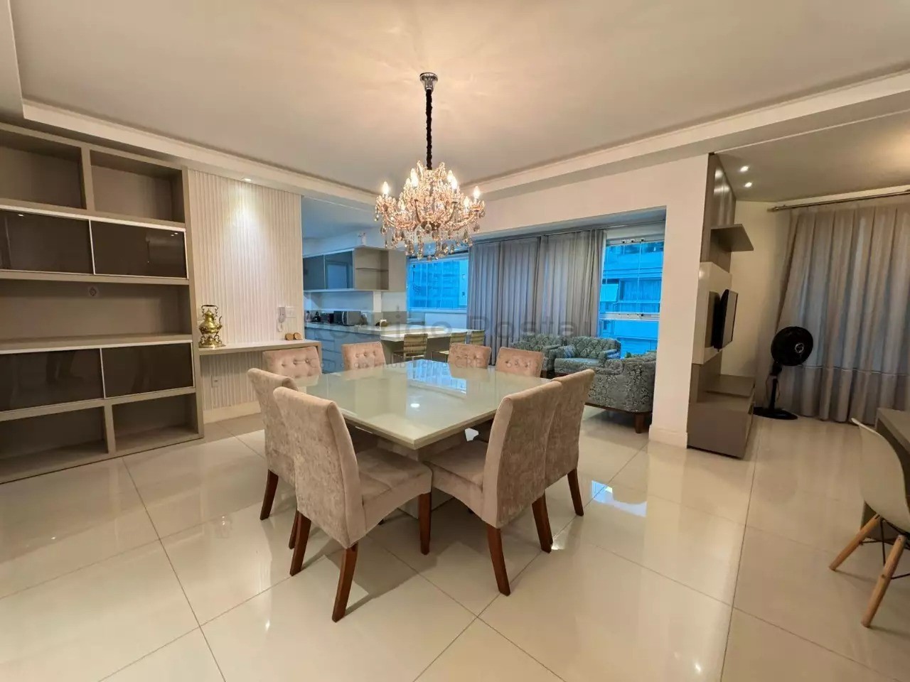 Apartamento mobiliado no Grand Chateau - Dallo - Meia Praia Itapema