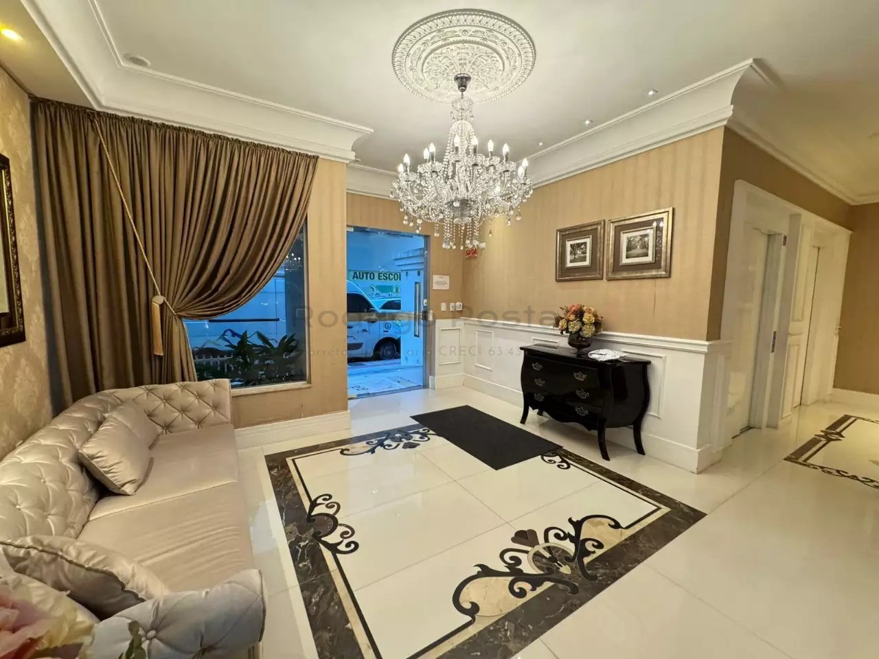 Apartamento mobiliado no Grand Chateau - Dallo - Meia Praia Itapema