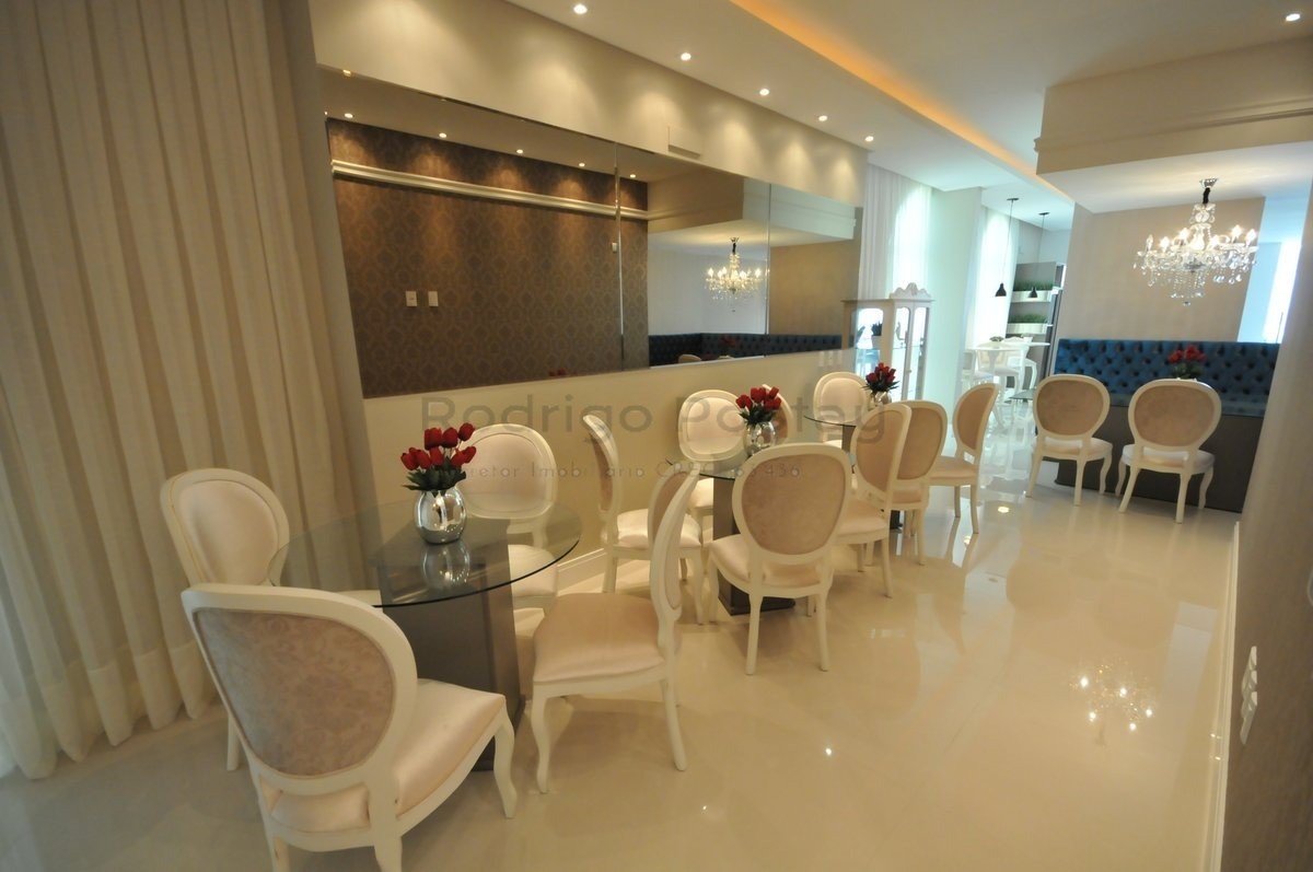 Apartamento mobiliado no Grand Chateau - Dallo - Meia Praia Itapema