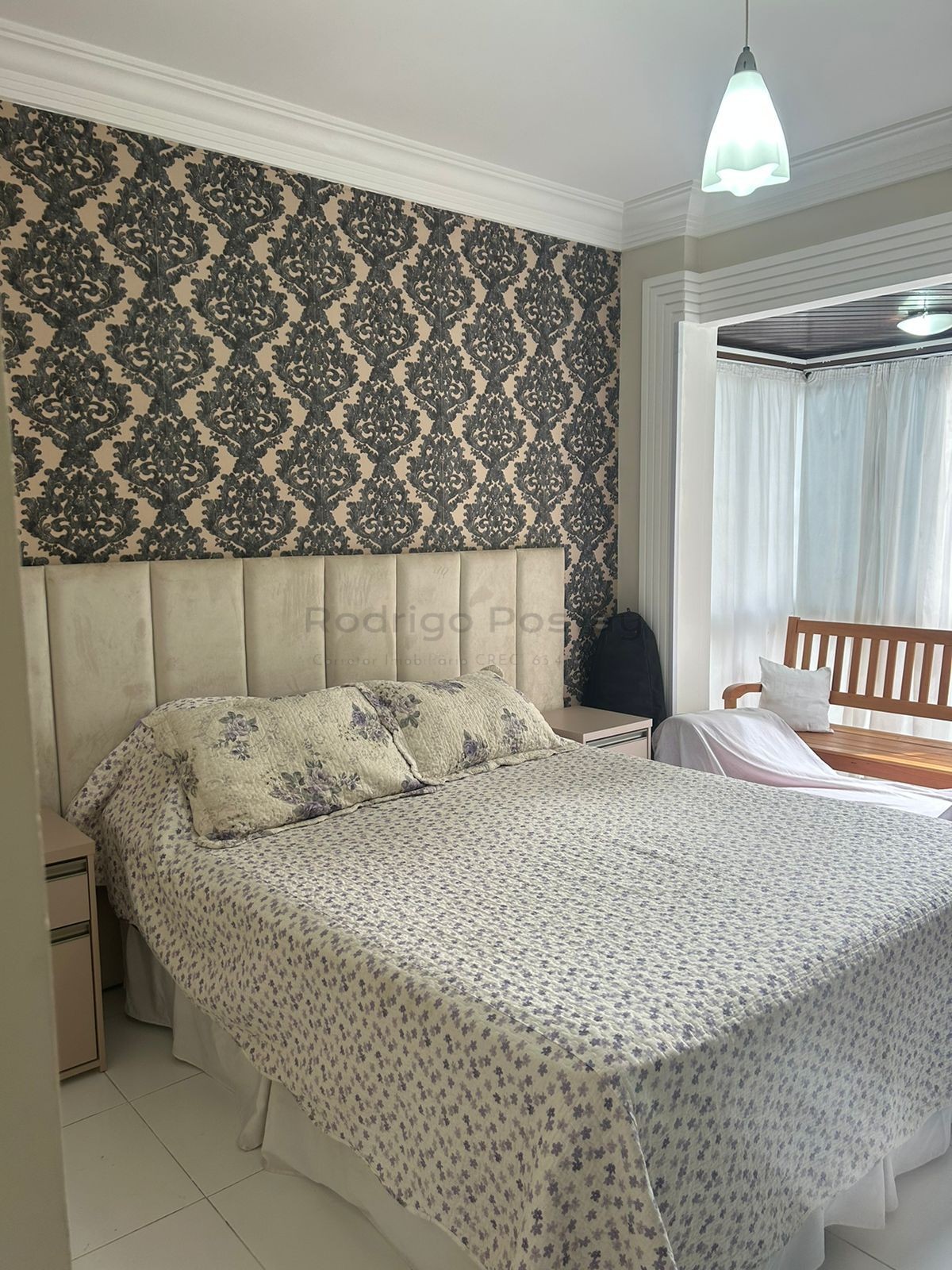 Apartamento mobiliado no Residencial Maresias - na Meia Praia em Itapema