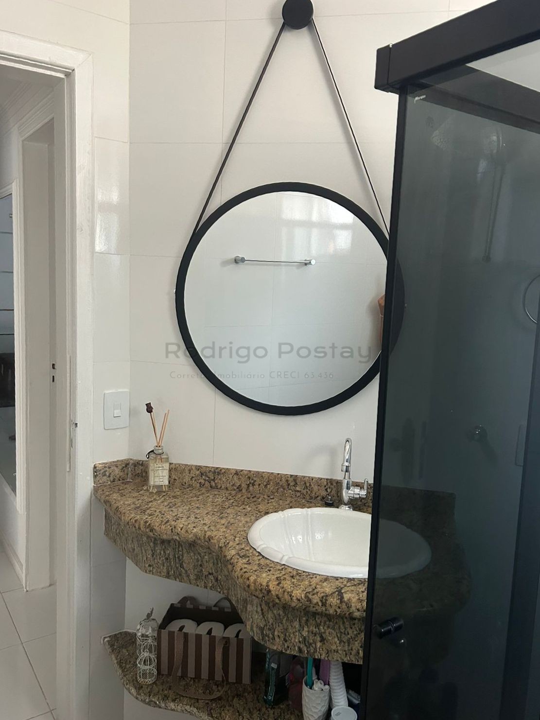 Apartamento mobiliado no Residencial Maresias - na Meia Praia em Itapema