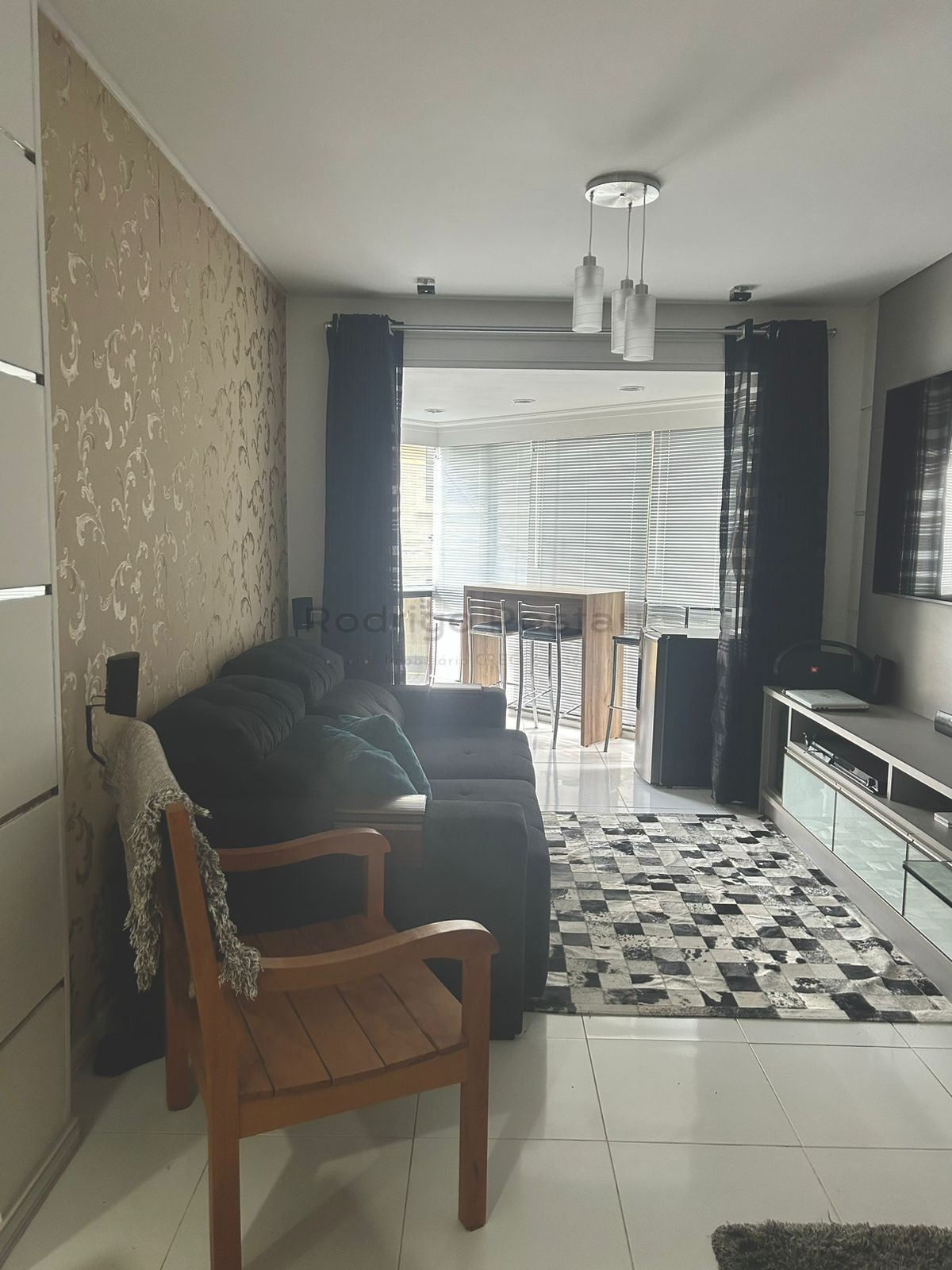 Apartamento mobiliado no Residencial Maresias - na Meia Praia em Itapema