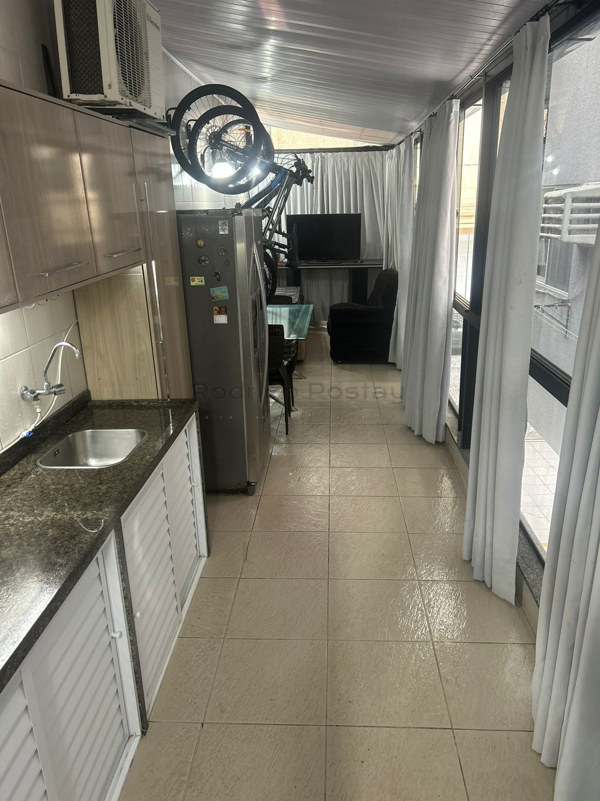 Apartamento mobiliado no Residencial Maresias - na Meia Praia em Itapema