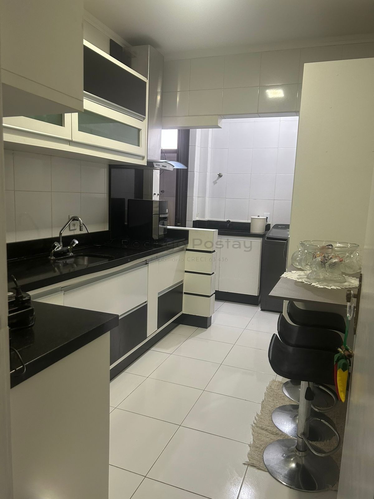 Apartamento mobiliado no Residencial Maresias - na Meia Praia em Itapema