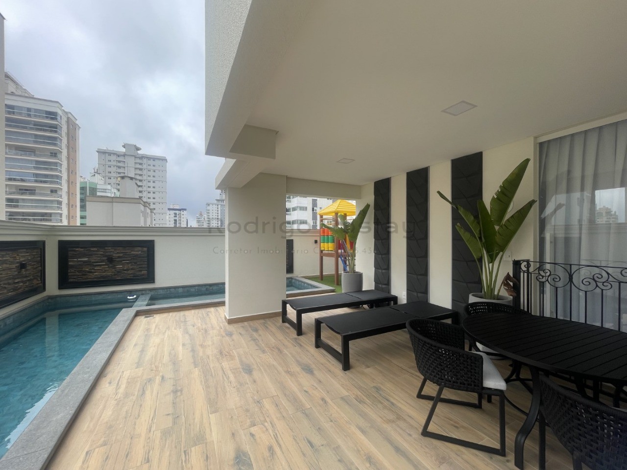 Apartamento Mobiliado no Hamburgo Residence com saldo em 100x - Meia Praia