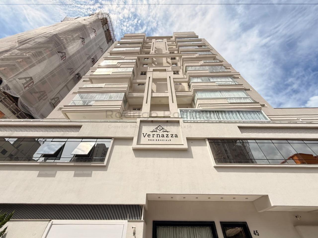 Apartamento mobiliado no Residencial Vernaza no Centro de Itapema